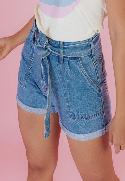 Short Bolsão Frente com Faixa Feminino
