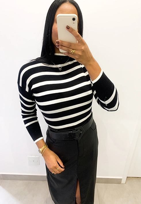 Blusa Tricot Listras Preto com Off