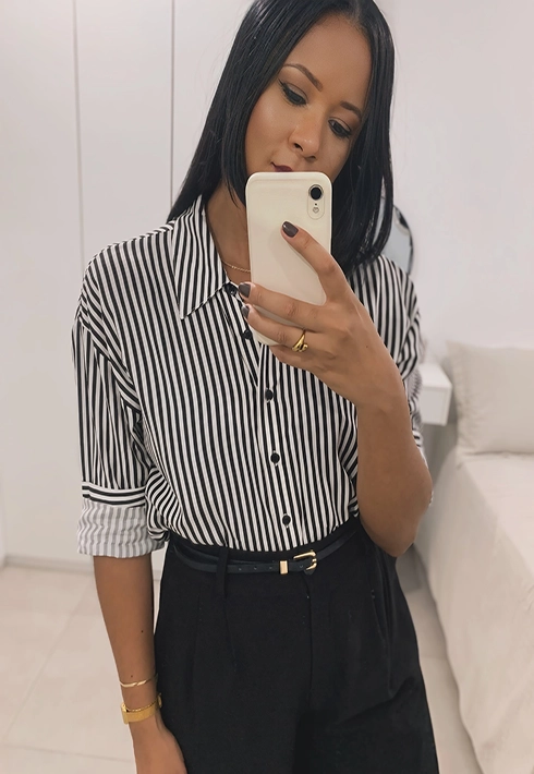 Camisa Cropped Listrada Preta Feminino